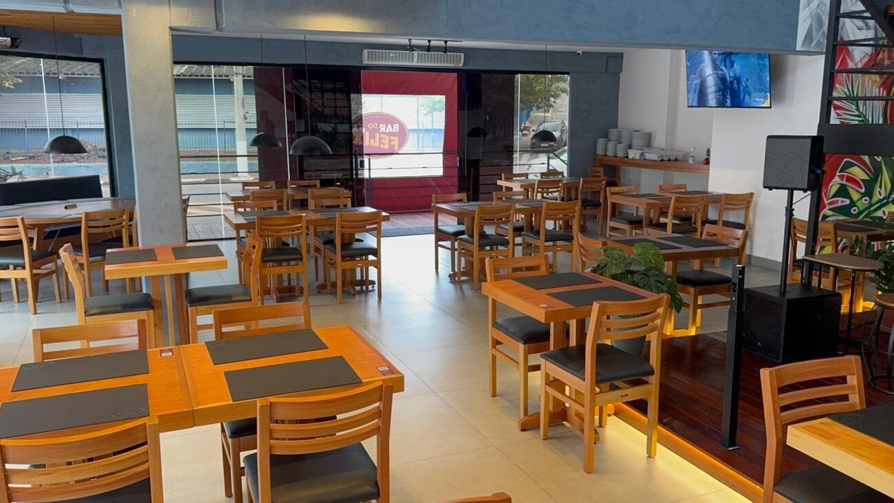 cadeiras e mesas para bar e restaurante